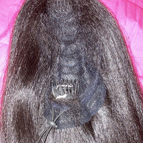 Long black synthetic ponytail - Picture 3 of 5
